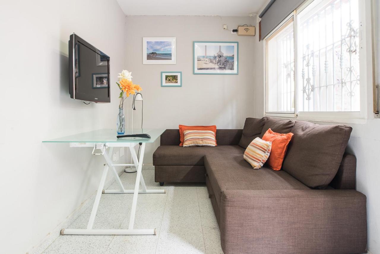 Malagaonbeach 1 - Two Bedrooms - Up To 3 People - 10 Meters Beach Buitenkant foto