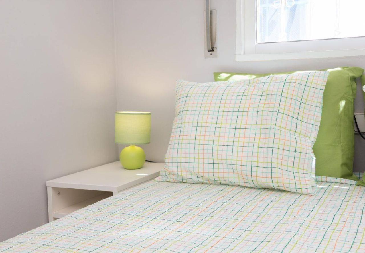 Malagaonbeach 1 - Two Bedrooms - Up To 3 People - 10 Meters Beach Buitenkant foto