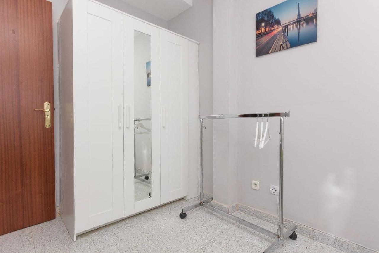 Malagaonbeach 1 - Two Bedrooms - Up To 3 People - 10 Meters Beach Buitenkant foto