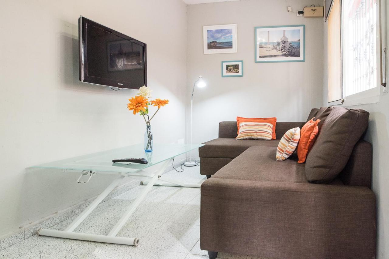 Malagaonbeach 1 - Two Bedrooms - Up To 3 People - 10 Meters Beach Buitenkant foto