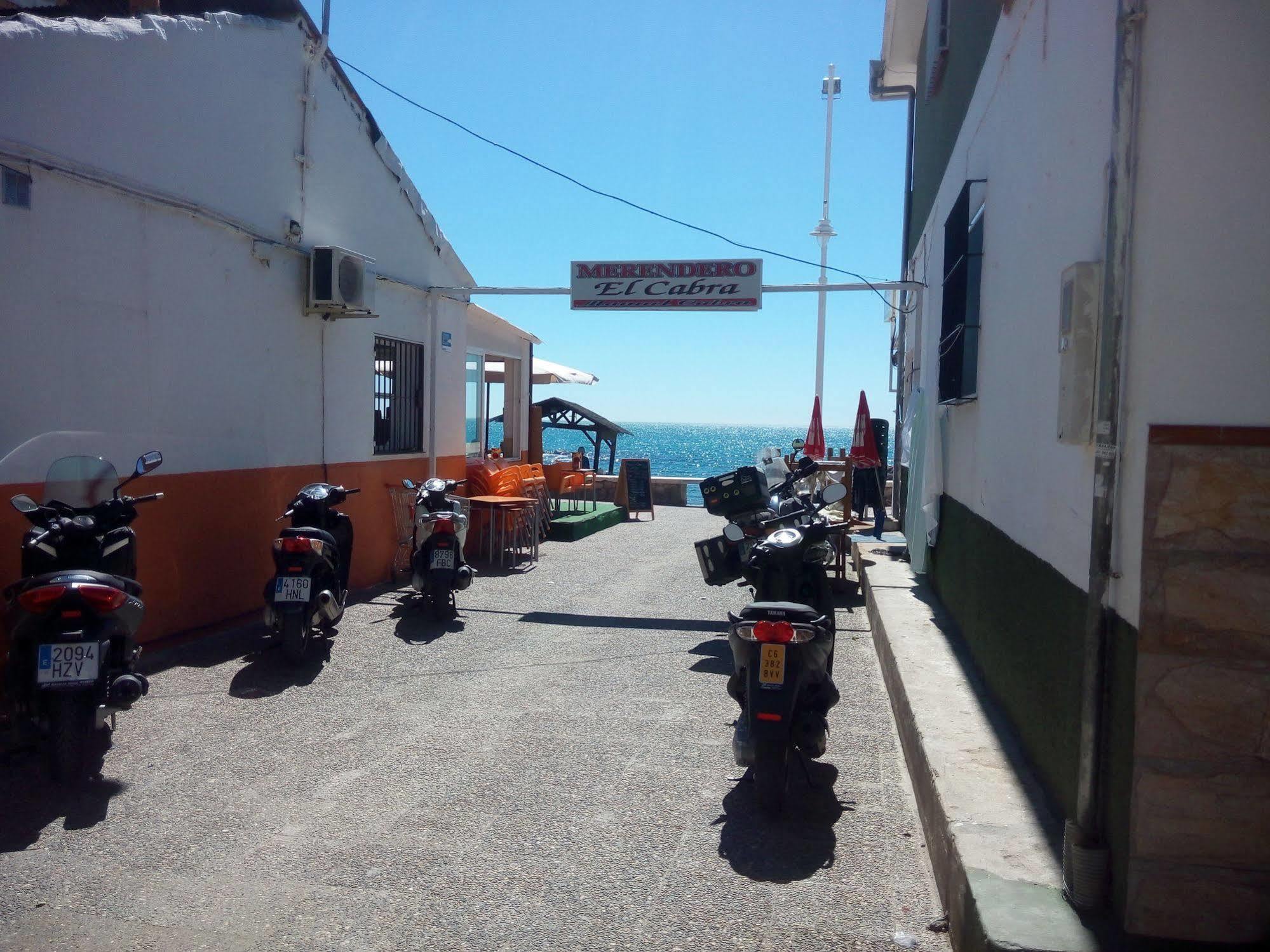 Malagaonbeach 1 - Two Bedrooms - Up To 3 People - 10 Meters Beach Buitenkant foto